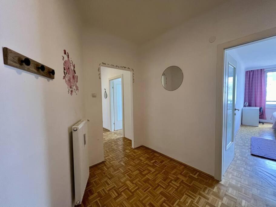 Big Family Apartment Vienna Exterior photo